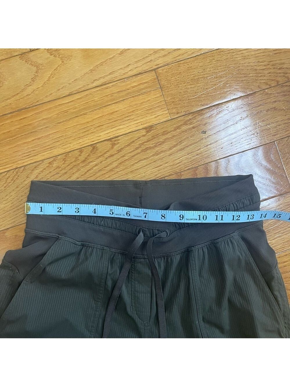 Lululemon Dance Studio Mid-Rise Khaki Green Athletic Pants Joggers Crop 25" Sz 4 - Picture 7 of 14